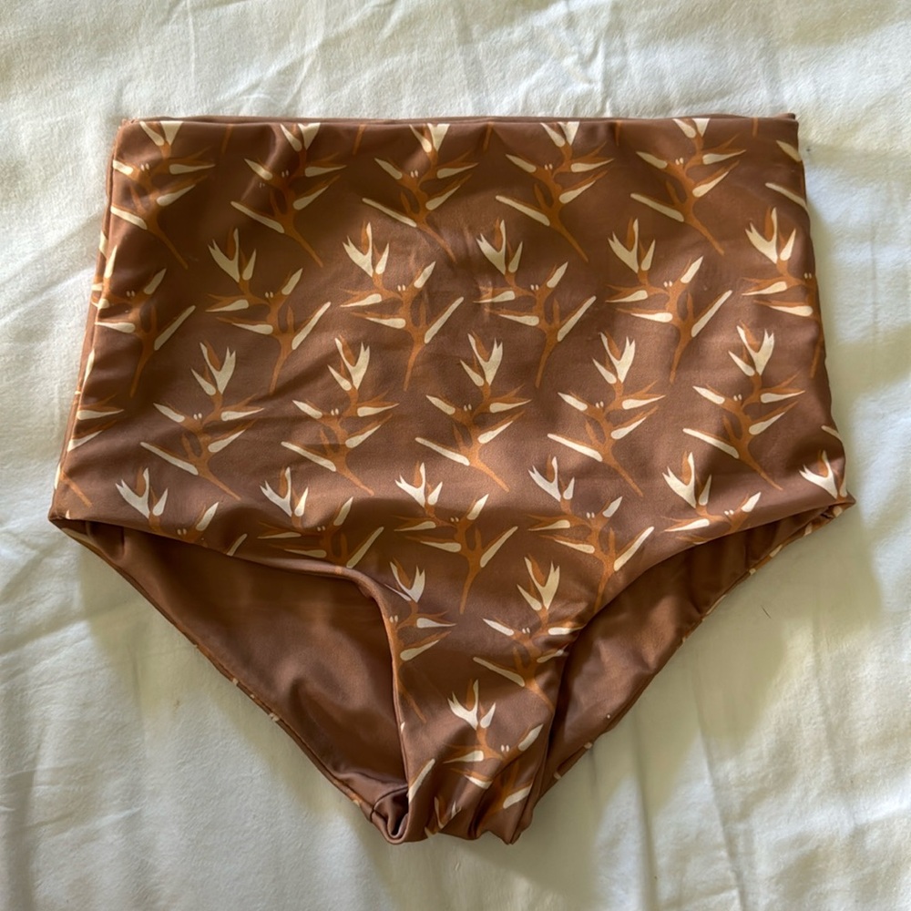 Of one sea bikini bottoms